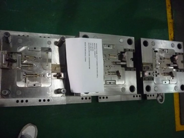 Golden Inserting Mold Tillverkare